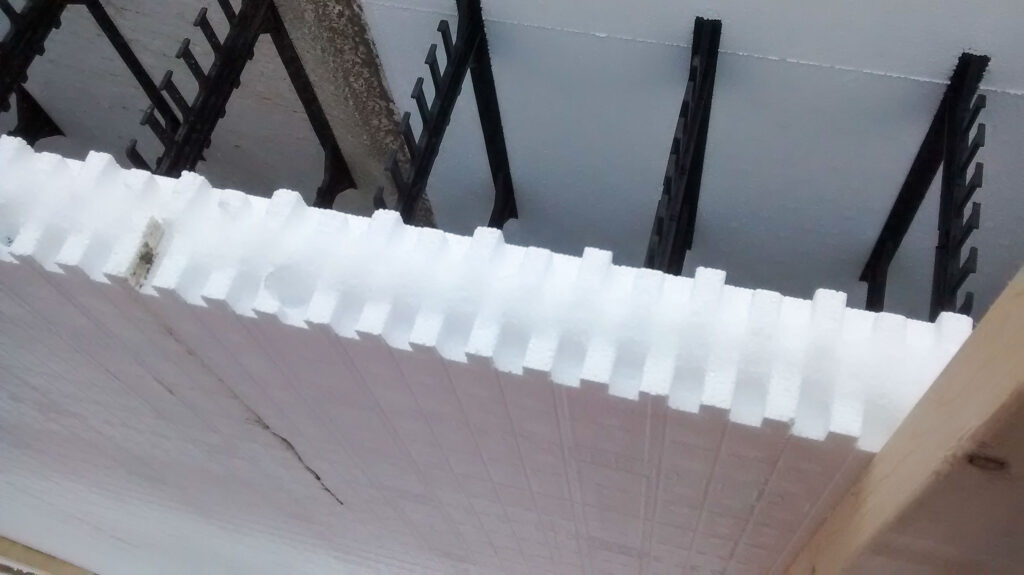 Snow collecting on BuildBlock fingers